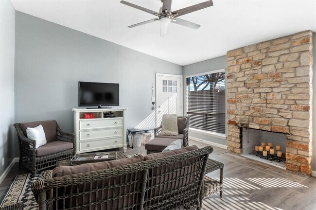 Foto del edificio - 10401 Burmaster Ln