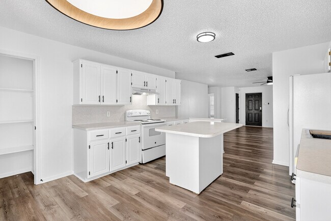 Foto del edificio - 4408 Janelle Dr