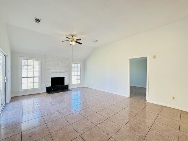 Building Photo - 16707 Village Trace Dr