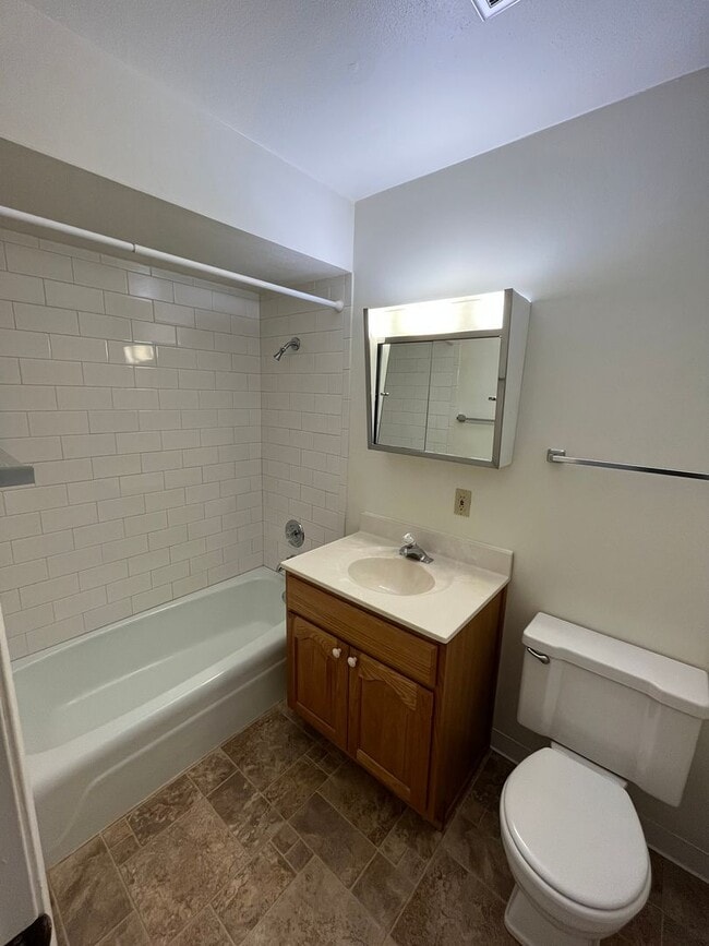 Building Photo - 5509 Midvale Dr