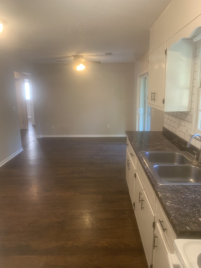Building Photo - 5016 Merlin Dr