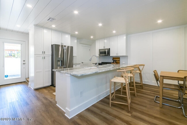 Building Photo - 646 Ponte Vedra Blvd