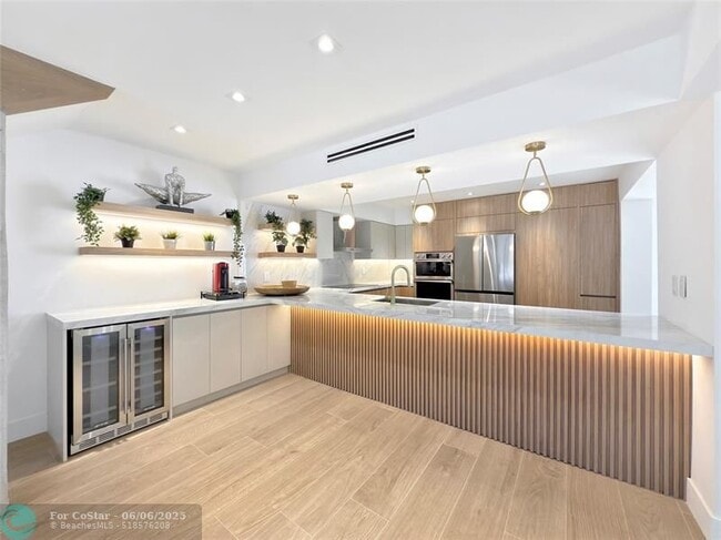 Foto del edificio - 729 NE 17th Terrace