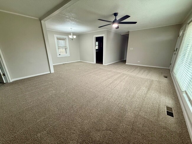 Foto del edificio - 1303 Highpoint Rd