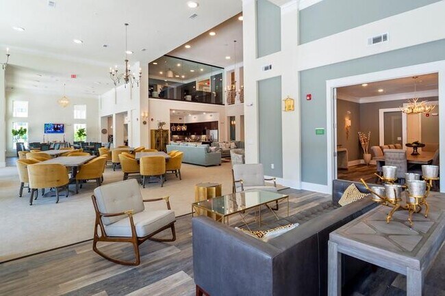 Foto del edificio - 2302 Ladbrook Dr