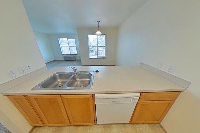 Building Photo - 1 Bedroom Apartment ~ Close to Campus