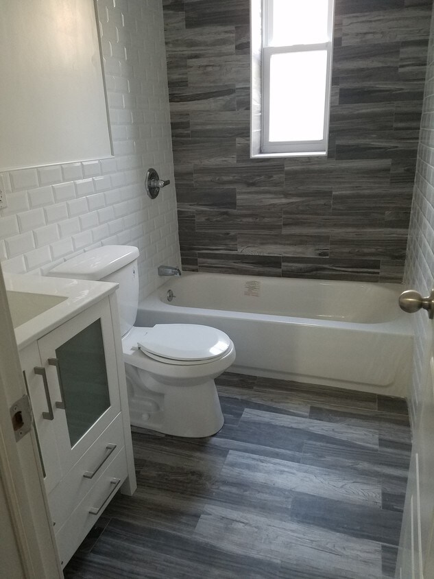 Foto principal - 905 Schenectady Ave