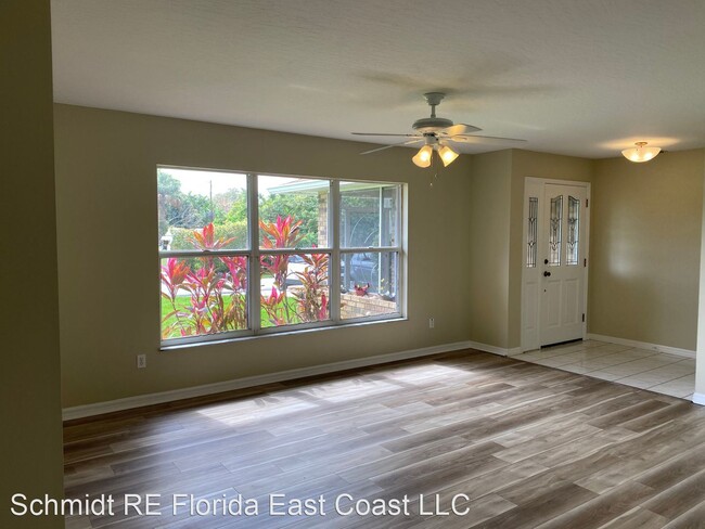 Foto del edificio - 3 br, 2 bath House - 974 Riviera Avenue