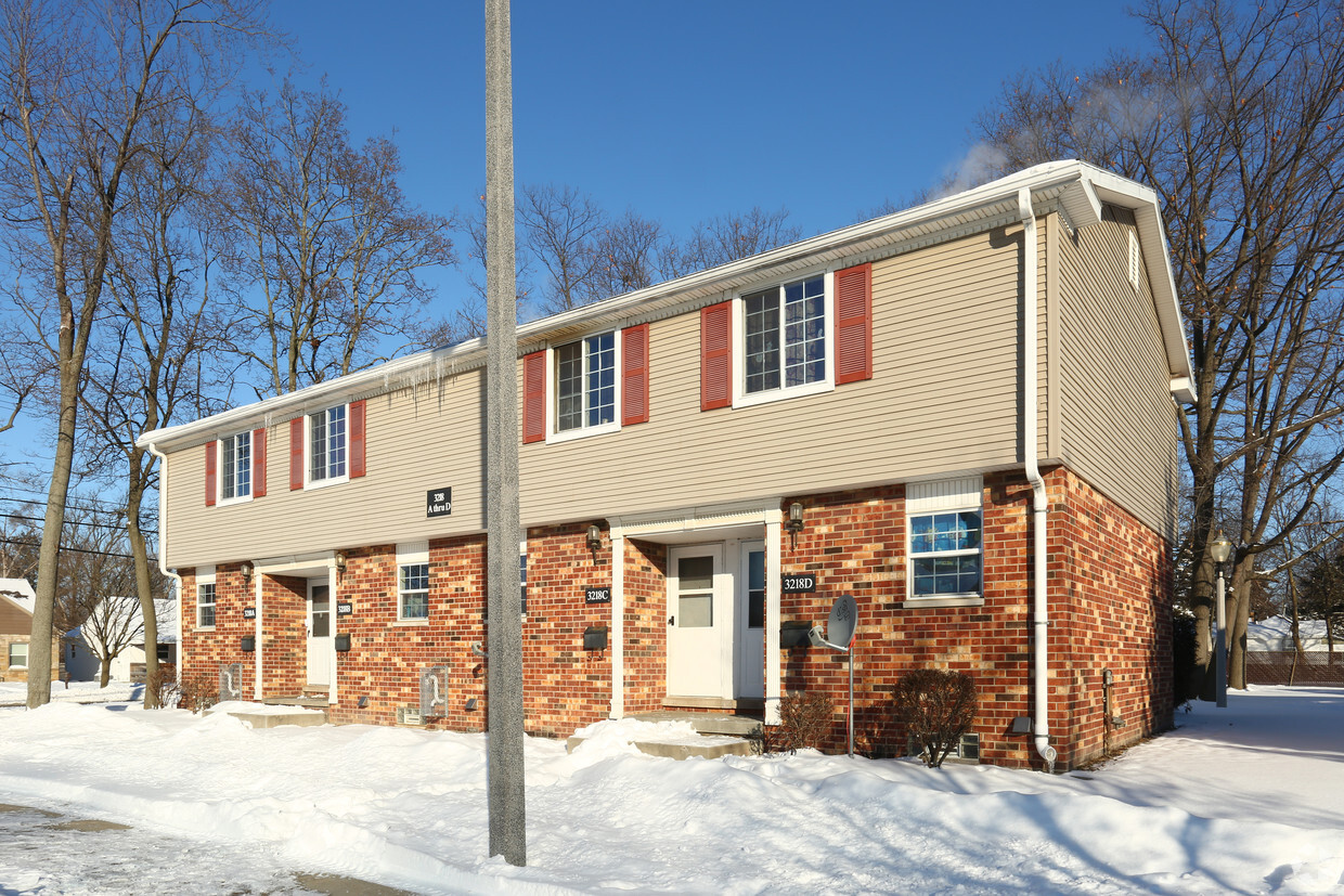 Primary Photo - Hildebrandt Park Apartments