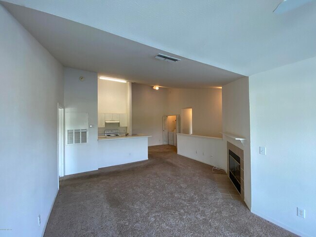 Building Photo - 1717 County Rd 220
