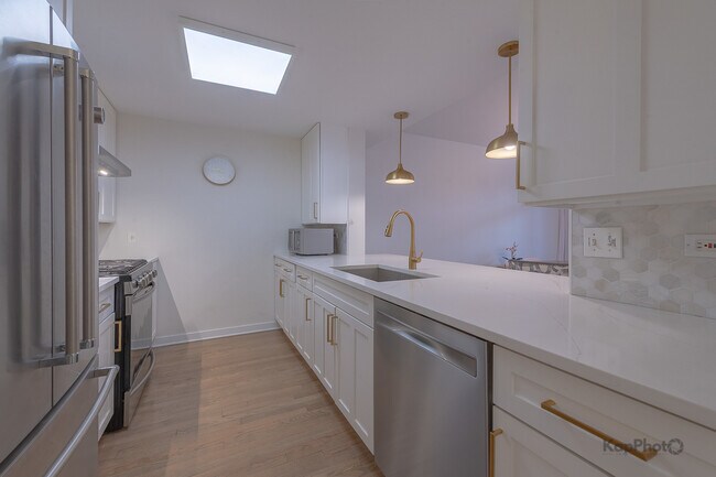 Foto del edificio - 1151 W Washington Blvd