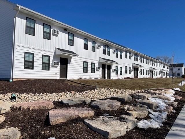 Foto principal - 731 Erie St