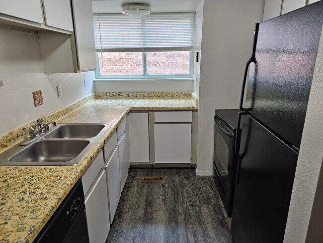 Foto del edificio - 980 Holli Springs Ln