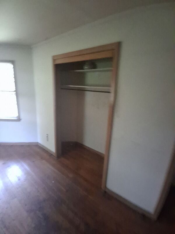 Building Photo - 1405 Brinoy Dr