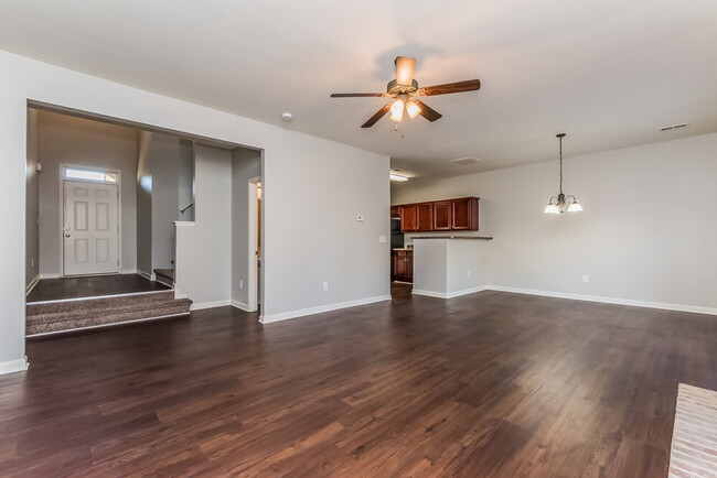 Building Photo - 21 Carriage Hills Dr