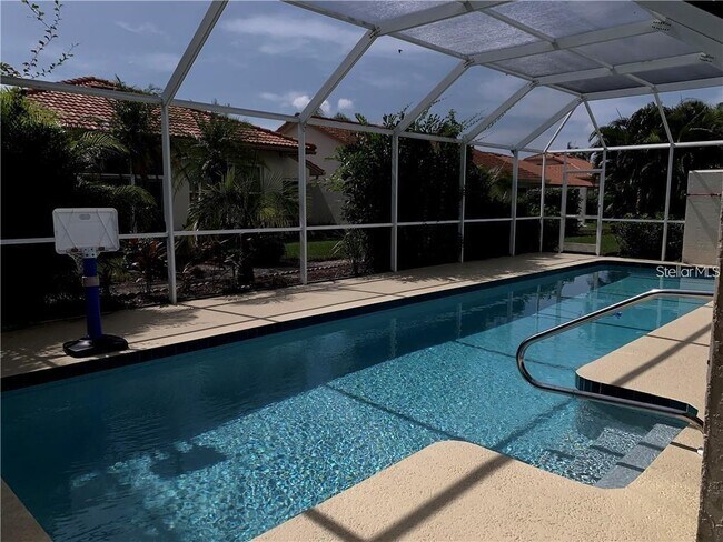 Foto del edificio - 4810 Raintree St Cir E