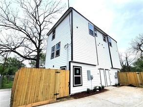 Building Photo - 7954 Nashville St