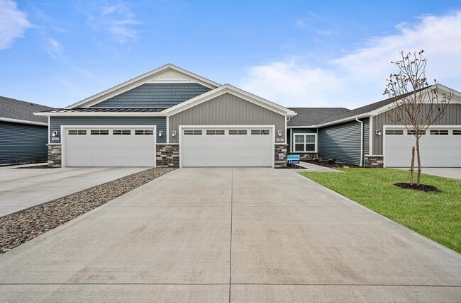 Building Photo - The Villas at Wyles Farm