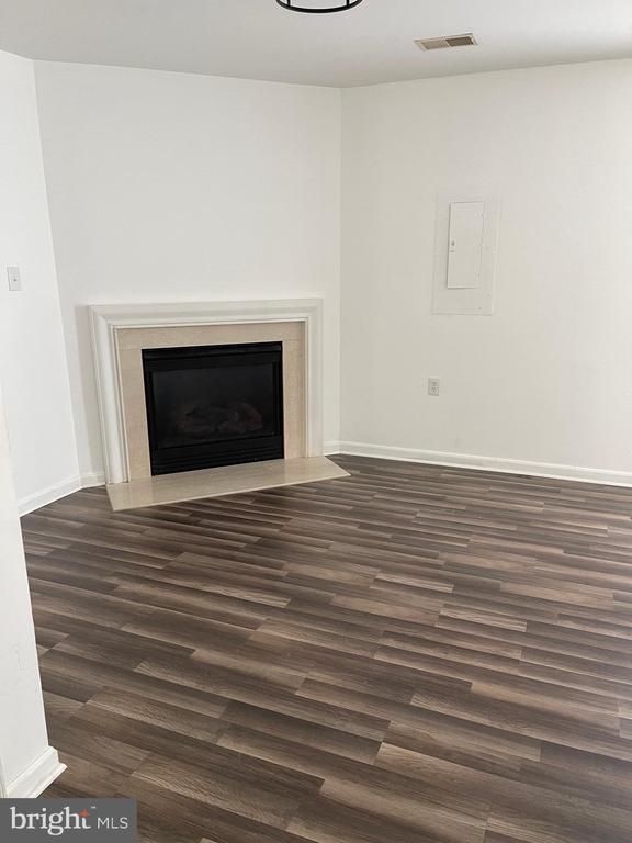 Foto del edificio - 202 Blossom Ln