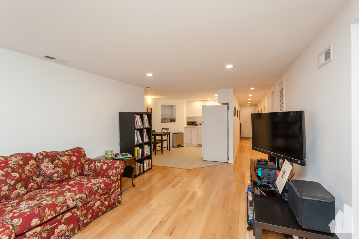 Foto principal - 2049 W Augusta Blvd