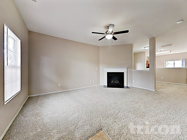 Foto del edificio - 1716 Hollybrook Ave