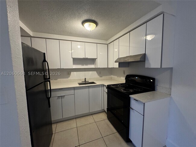Foto del edificio - 1530 NE 136th St