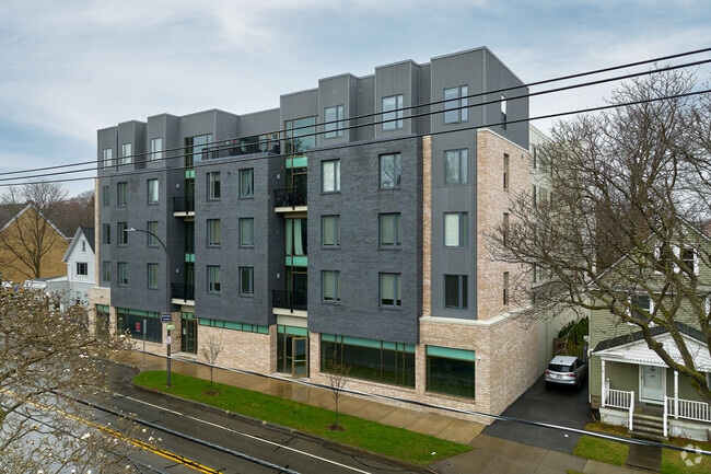 Building Exterior - Lofts at Gold Street