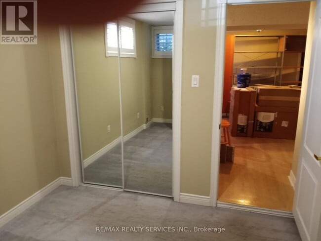 Photo du bâtiment - 257 Anthony Ave