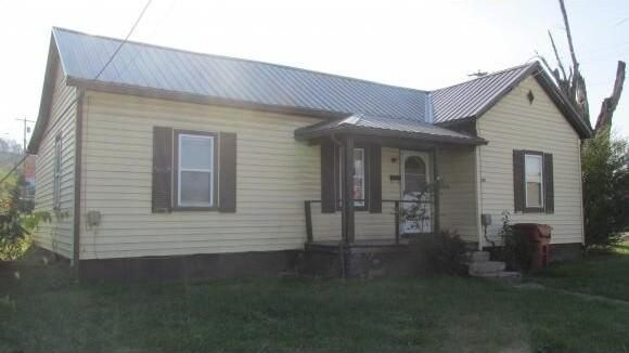 Primary Photo - 606 E Maple St
