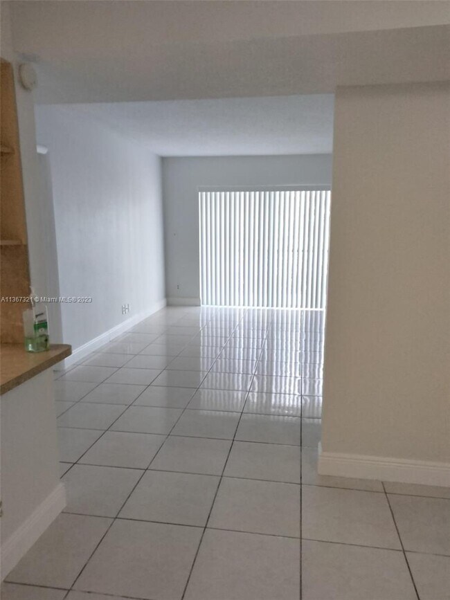Foto del edificio - 490 NW 20th St
