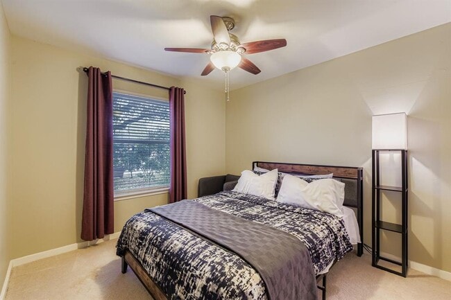 Building Photo - 1215 Speer Ln