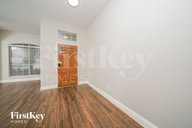 Foto del edificio - 5727 Vista Park Ln