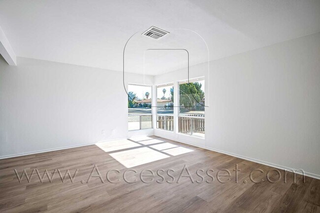 Foto del edificio - Modern And Spacious 2 Bed/2 Bath Duplex In Hemet!