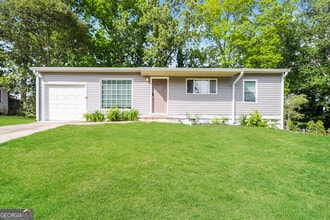 Building Photo - 862 Kennesaw Dr