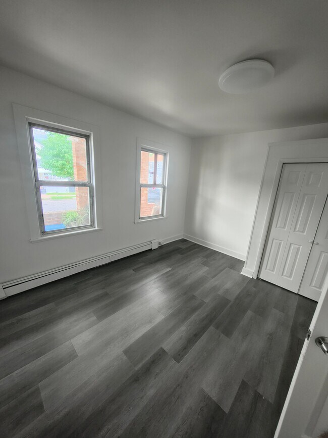 Building Photo - 178 Redmond St