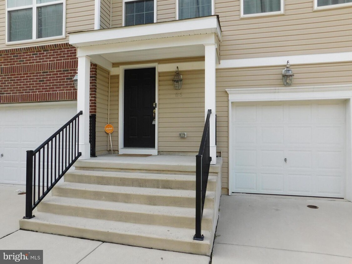 86 Creekside Way, Burlington, NJ 08016 Townhome Rentals in Burlington