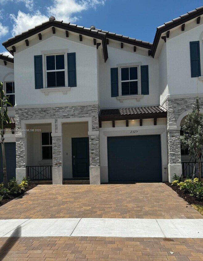 Primary Photo - 2325 NW 125 St