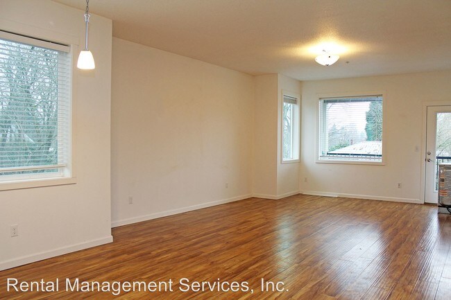 Building Photo - 1555 N Willis Blvd