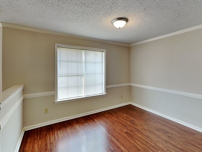 Foto del edificio - 5863 Pipers Green Ln