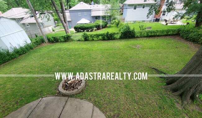 Building Photo - Beautiful Home in the Heart of Overland Pa...