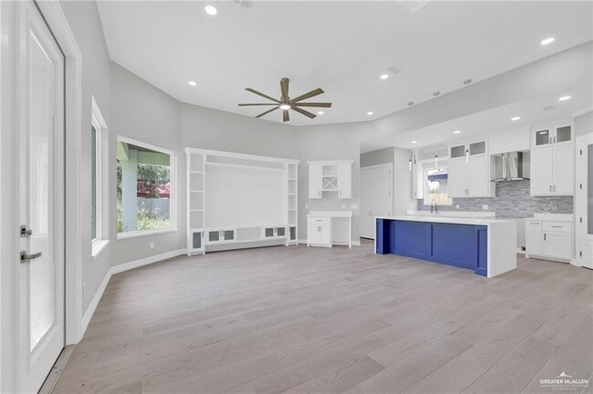 Building Photo - 8 Makayla Dr