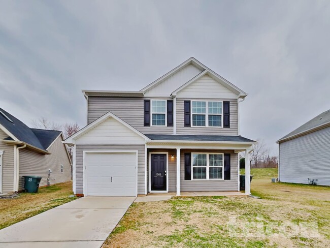 Building Photo - 1505 Hamilton Hills Dr