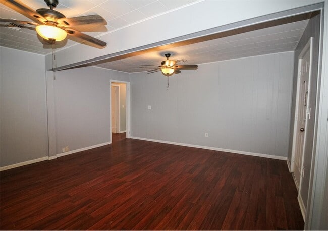 Building Photo - 2727 Nelga Rd