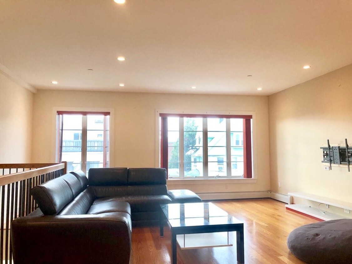 155 Bay 28th St Unit 3B, Brooklyn, NY 11214 Condo for Rent in