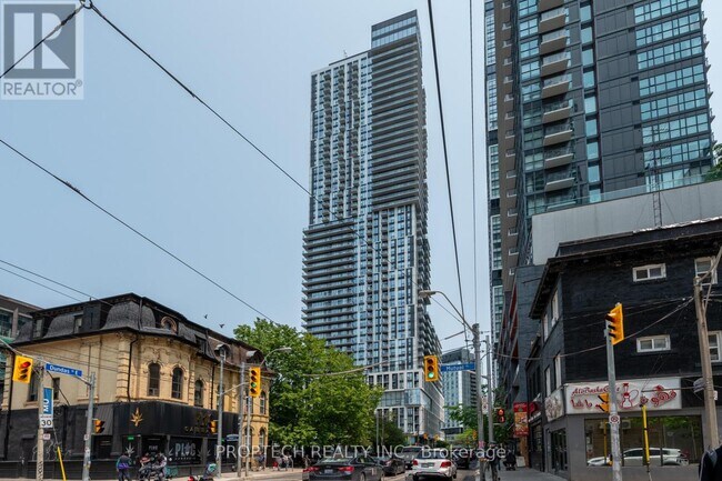 Photo du bâtiment - 251-251 Jarvis St