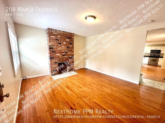 Foto del edificio - 208 Maple Ter