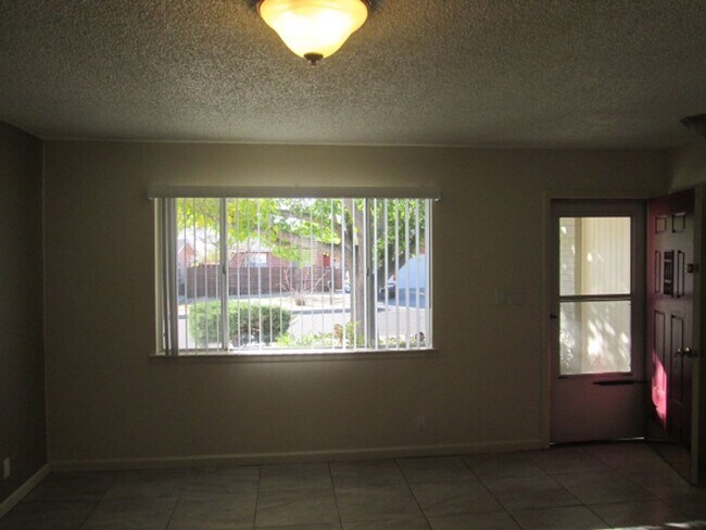 Foto del edificio - Foothills