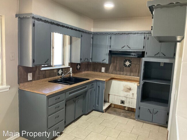 Building Photo - 3 br, 1.5 bath House - 605 Holoway Drive