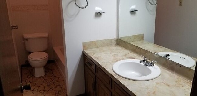 Foto del edificio - 2 BD, 1 BA, Triplex in Jacksonville