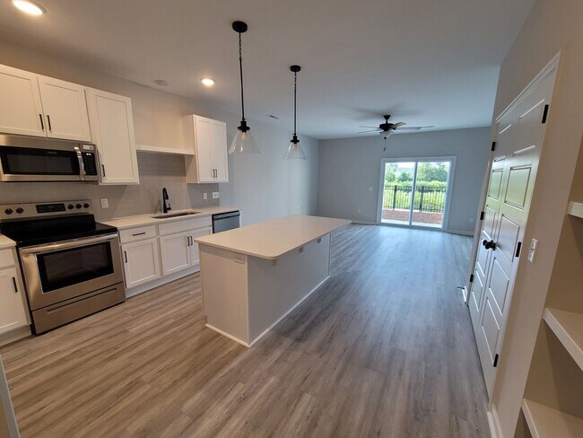Foto del edificio - Modern townhome in beautiful Mallory Creek Subdivision